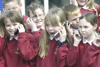 children phoning